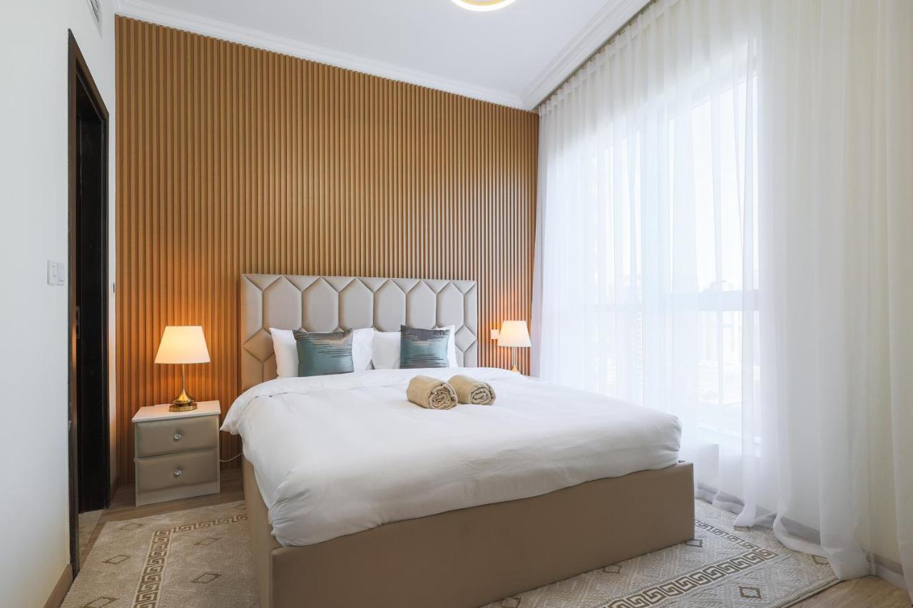 1 Bedroom With Beautiful View In Marina Apartment *