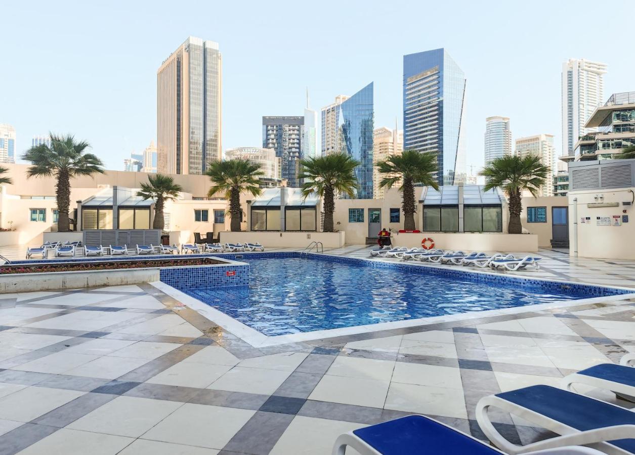 1 Bedroom With Beautiful View In Marina Apartment *