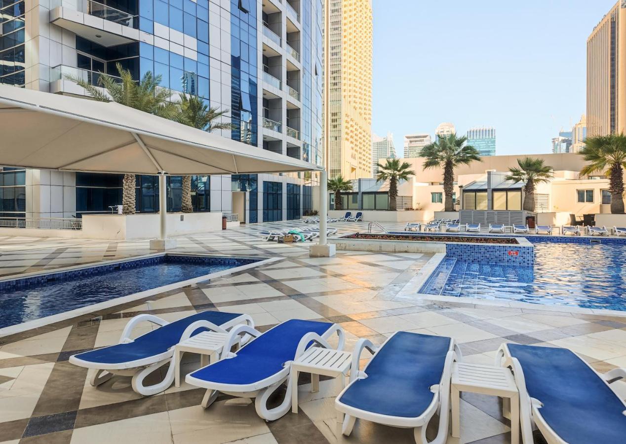 1 Bedroom With Beautiful View In Marina *