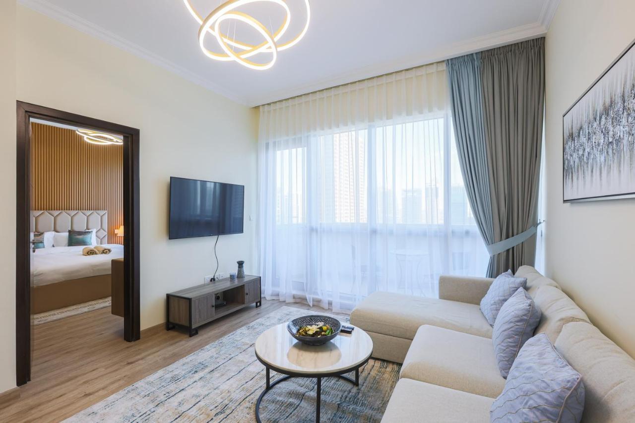 Apartment 1 Bedroom With Beautiful View In Marina *