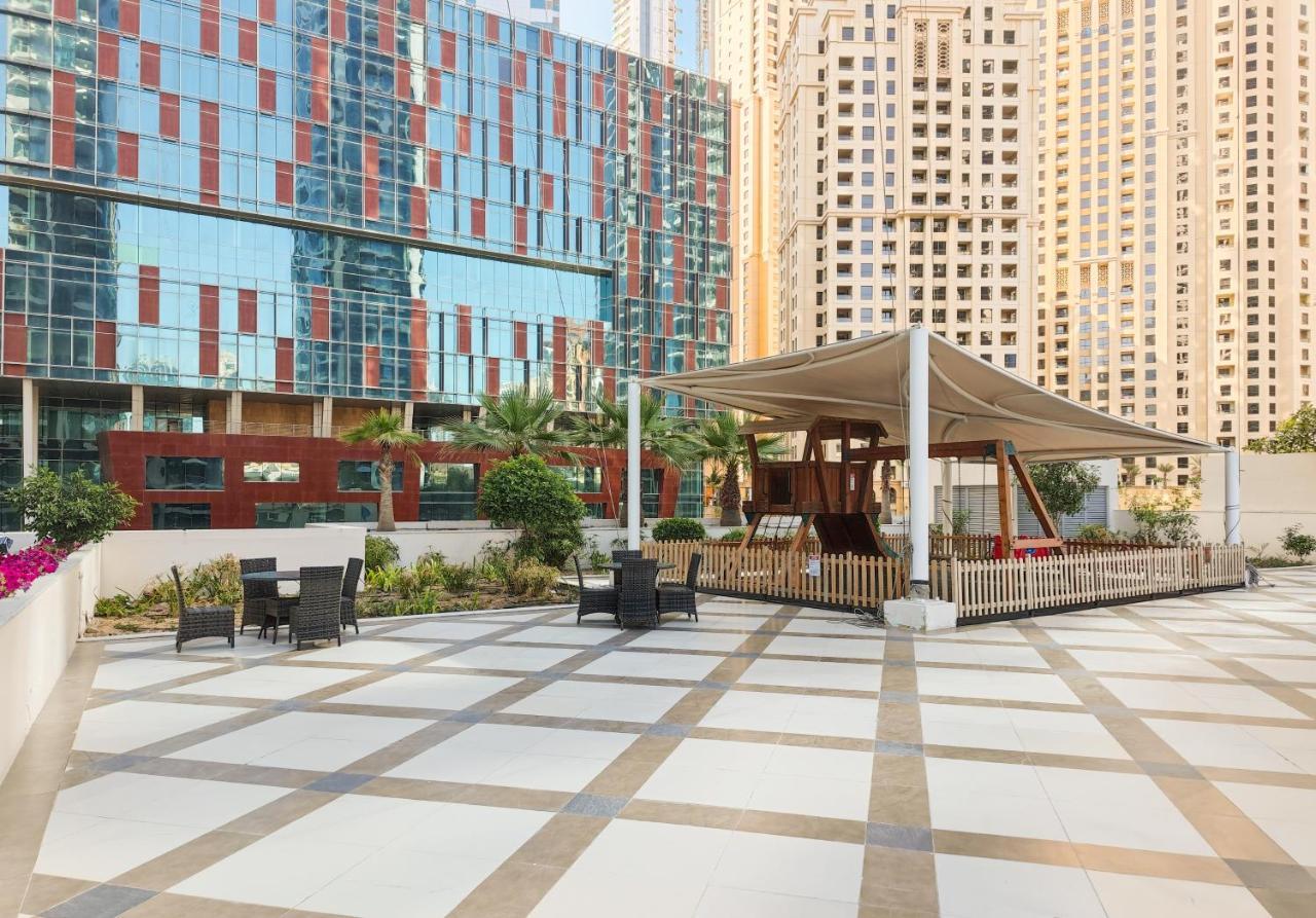 1 Bedroom With Beautiful View In Marina Apartment *