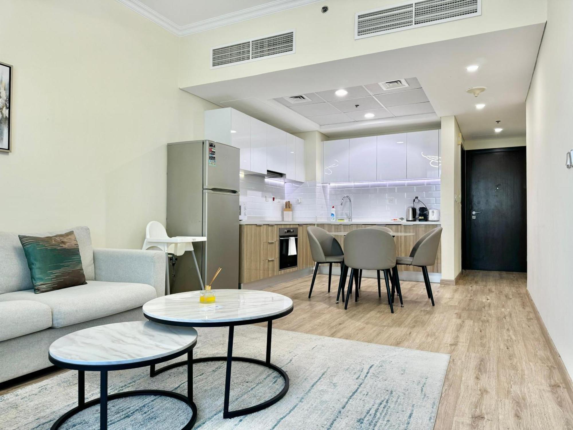 Apartment 1 Bedroom With Beautiful View In Marina