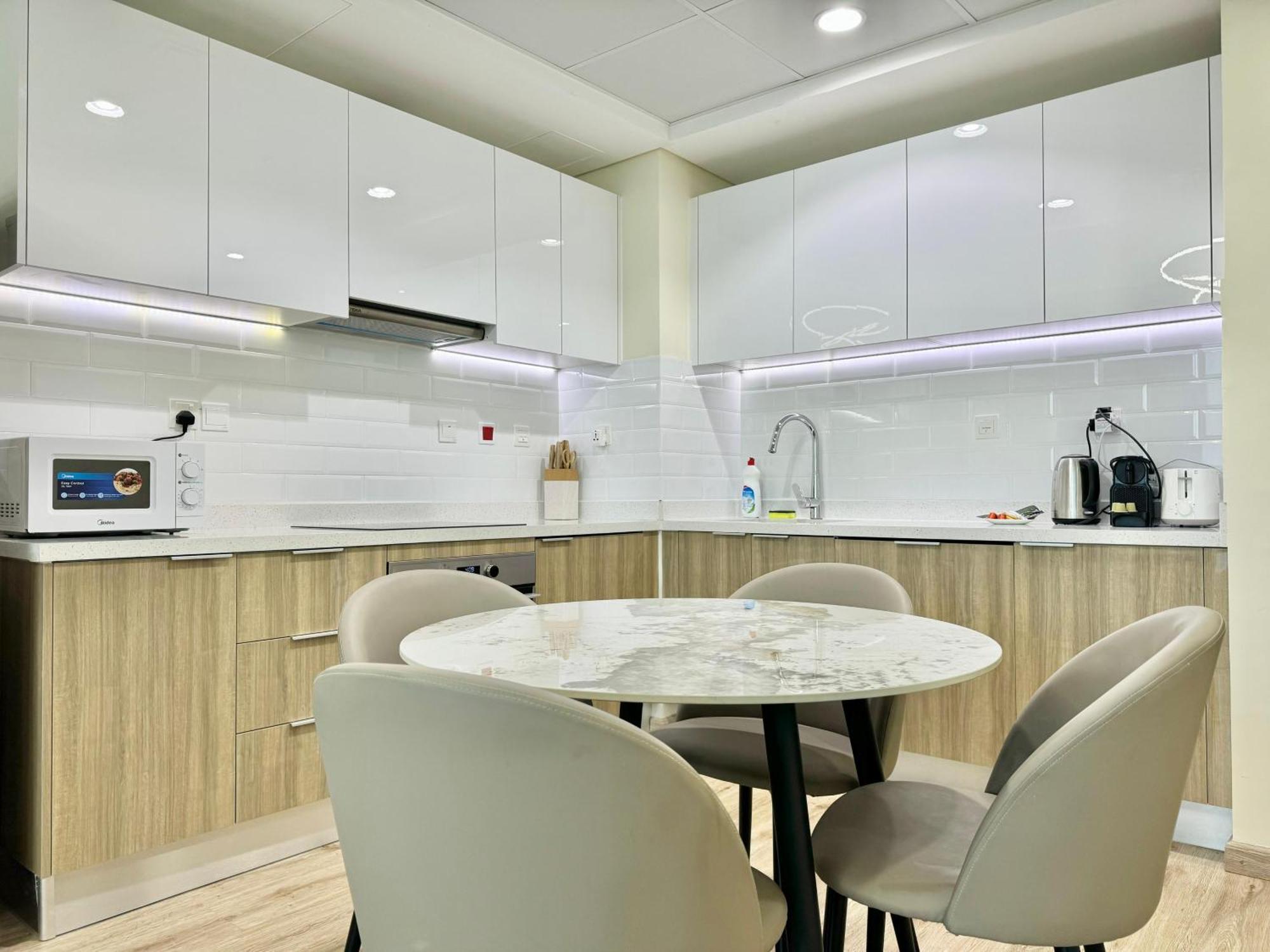 Apartment 1 Bedroom With Beautiful View In Marina *