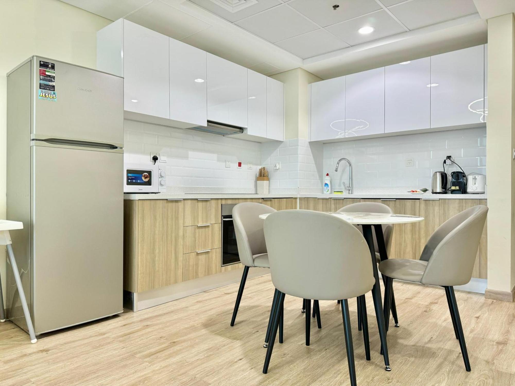 1 Bedroom With Beautiful View In Marina * Dubai
